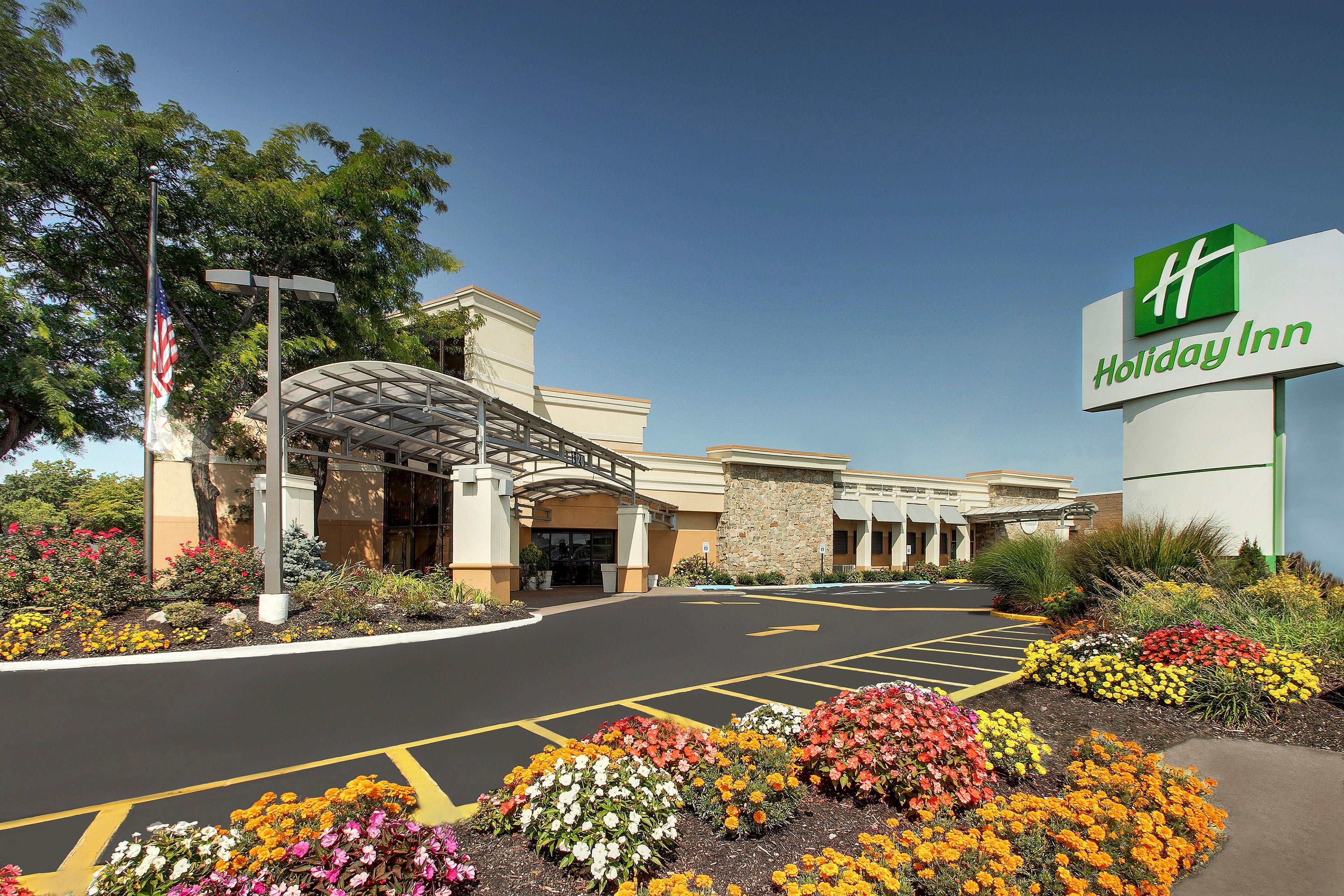 Holiday Inn Westbury-Long Island By Ihg Carle Place Exterior photo